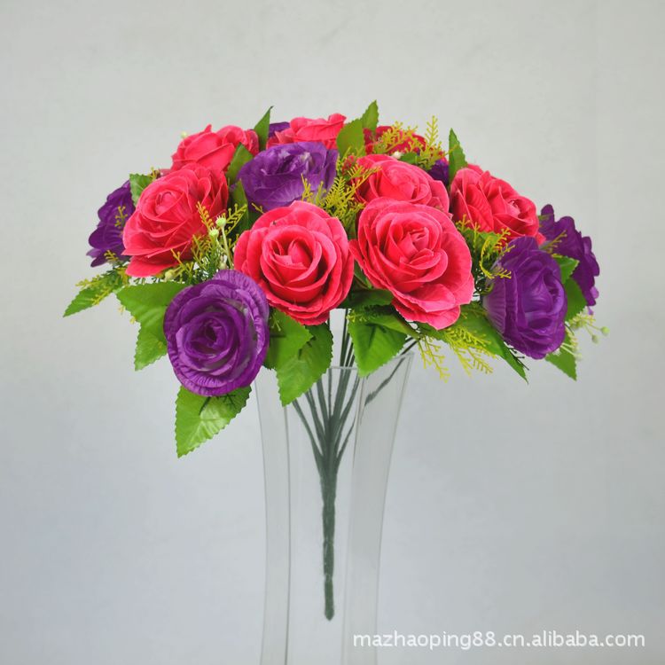 18有园玫手捧花