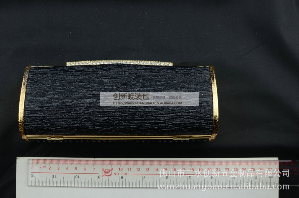 黑色硬盒包女士小包批发