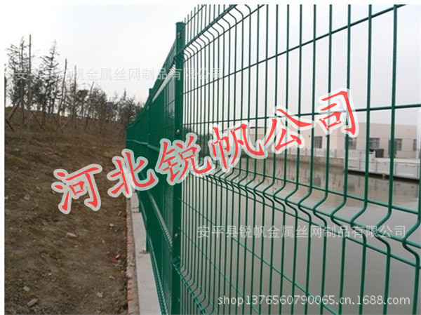 三角折弯护栏10