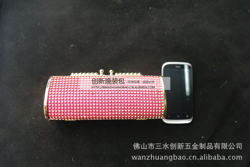 专业生产各式时尚晚装包晚宴包，全钻满装包硬盒宴会包