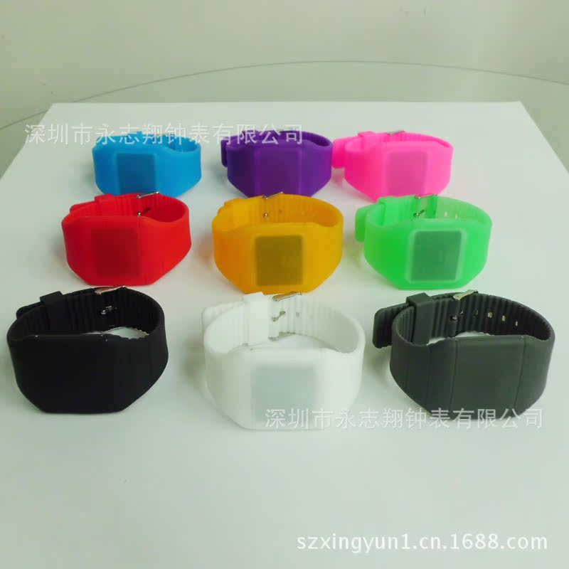 LED (48)