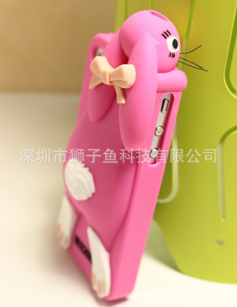 moschino iphone bunny