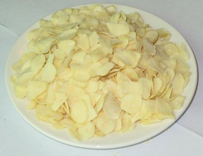 DEHYDRATED GARLIC FLAKE