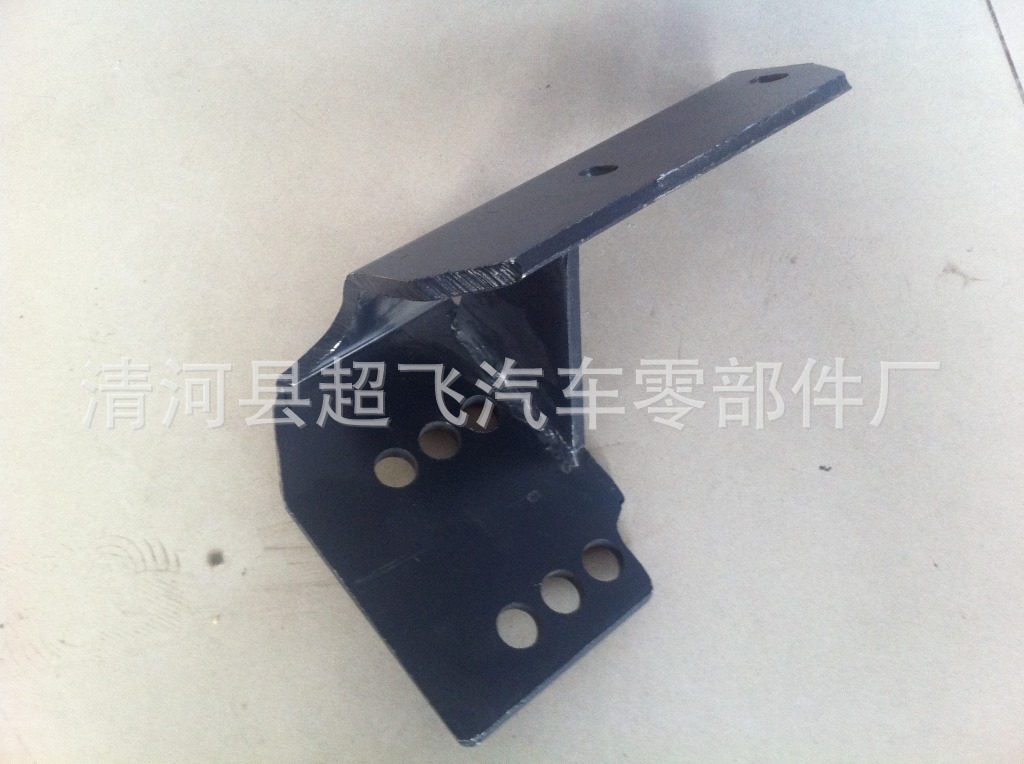 奔驰变速箱支架 35