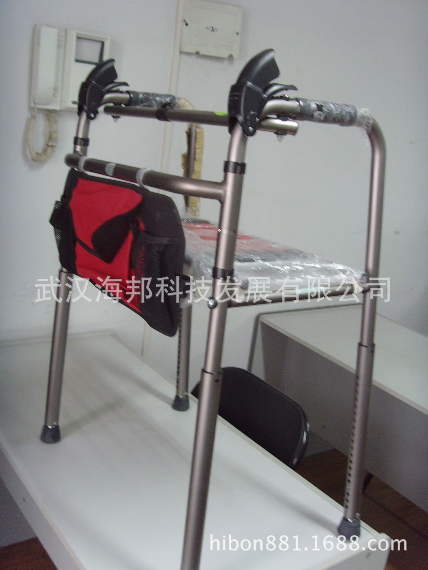 自動升降助行器（爬坡助行器）5