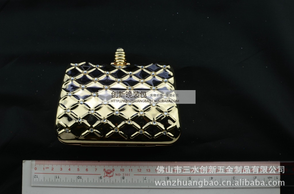 选购包包时，一定要参照尺寸介绍