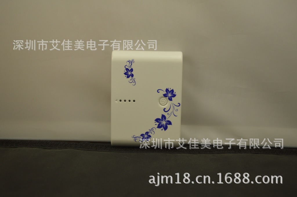 10000毫安大容量移动电源