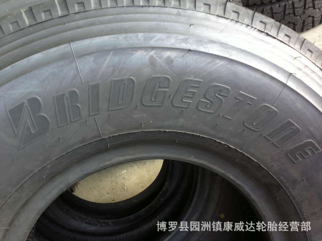 生产厂商:泰国普利司通公司 胎面花纹:纵向花纹 结构:子午线轮胎 层级