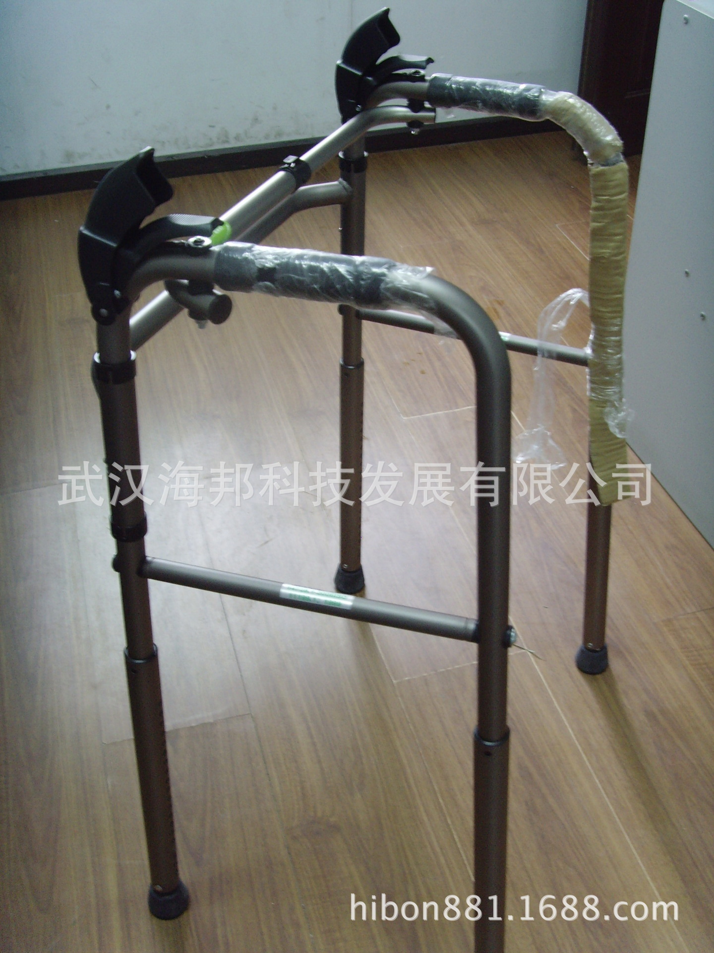 自動升降助行器（爬坡助行器）6