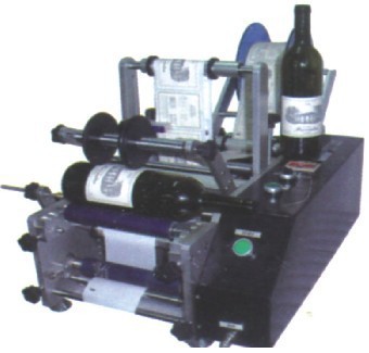 半自动圆瓶贴标机