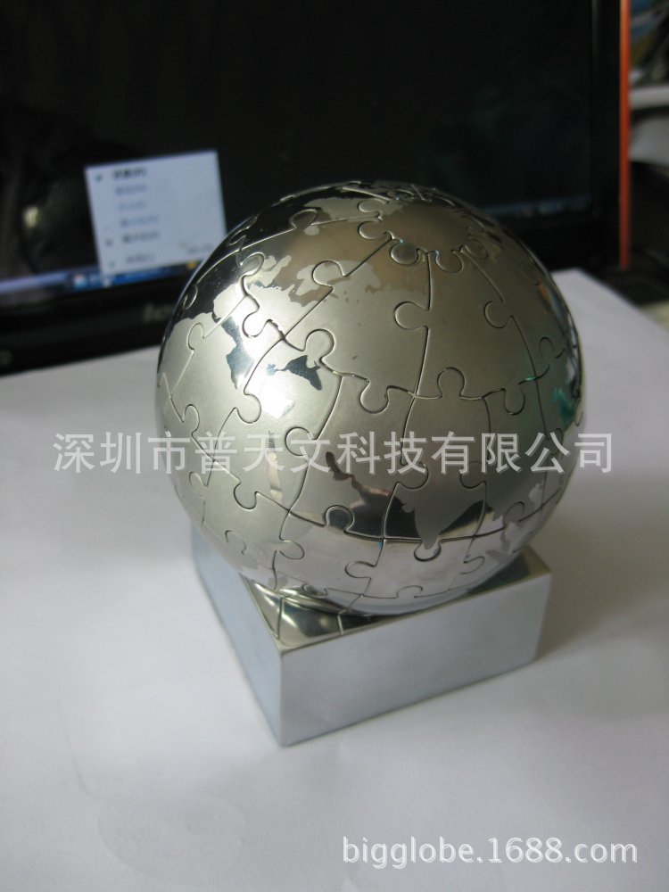 拼图地球仪摆件