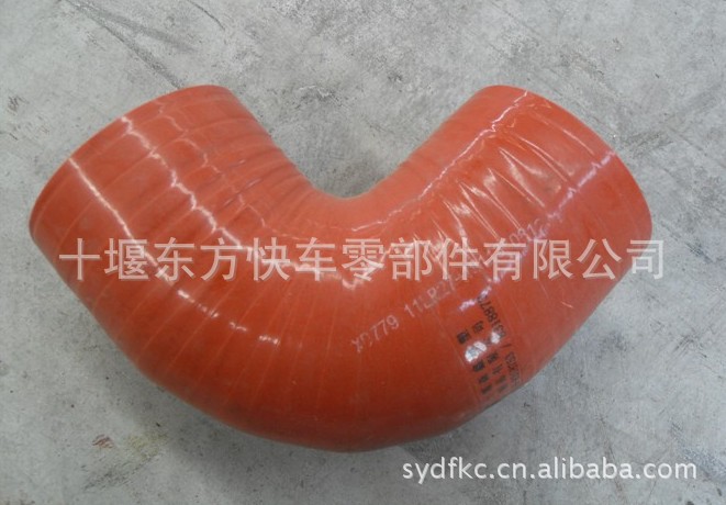 11LR27-18113-F中冷器进气胶管2 (2)