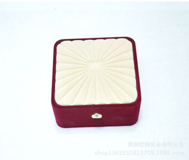 斜边花纹双色手镯盒 1