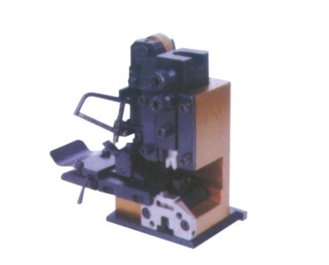 横送端子连带模具