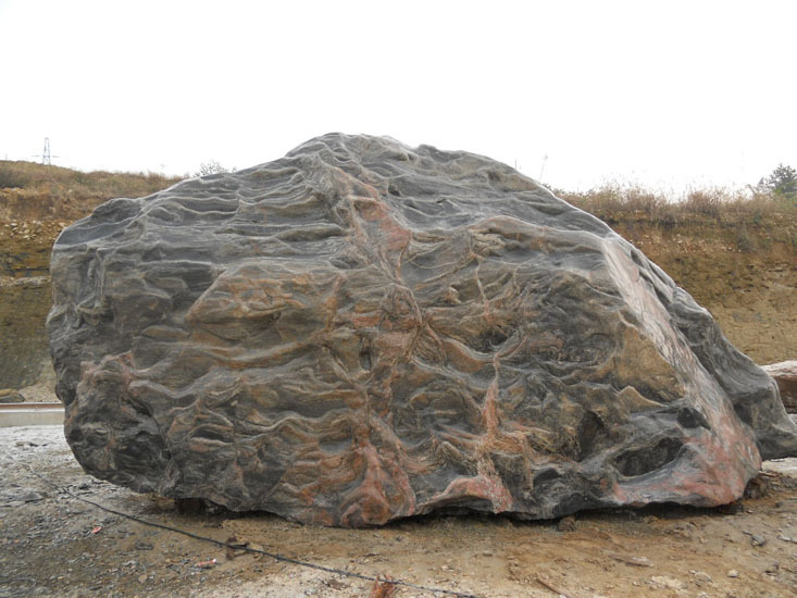 幻彩红景观石7.8米长3?米高1?米厚