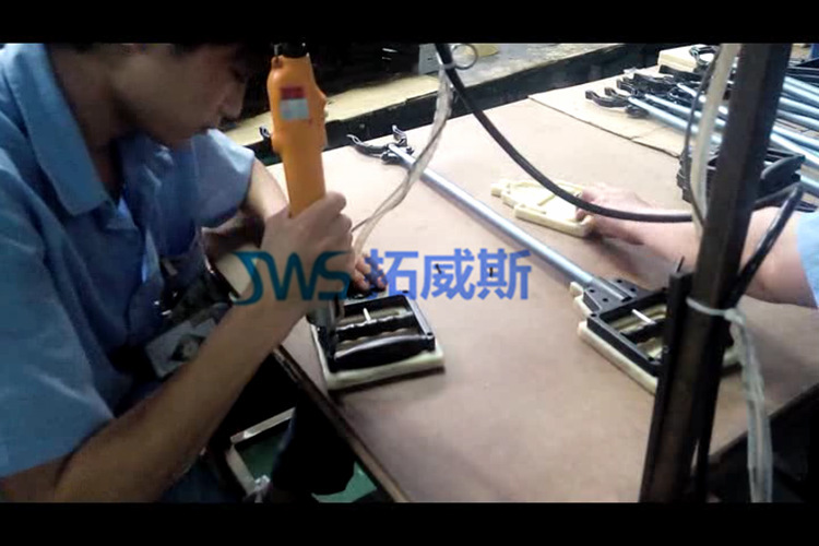 TO-801(锁附塑料把手产品。配合简易治具，方便快捷)