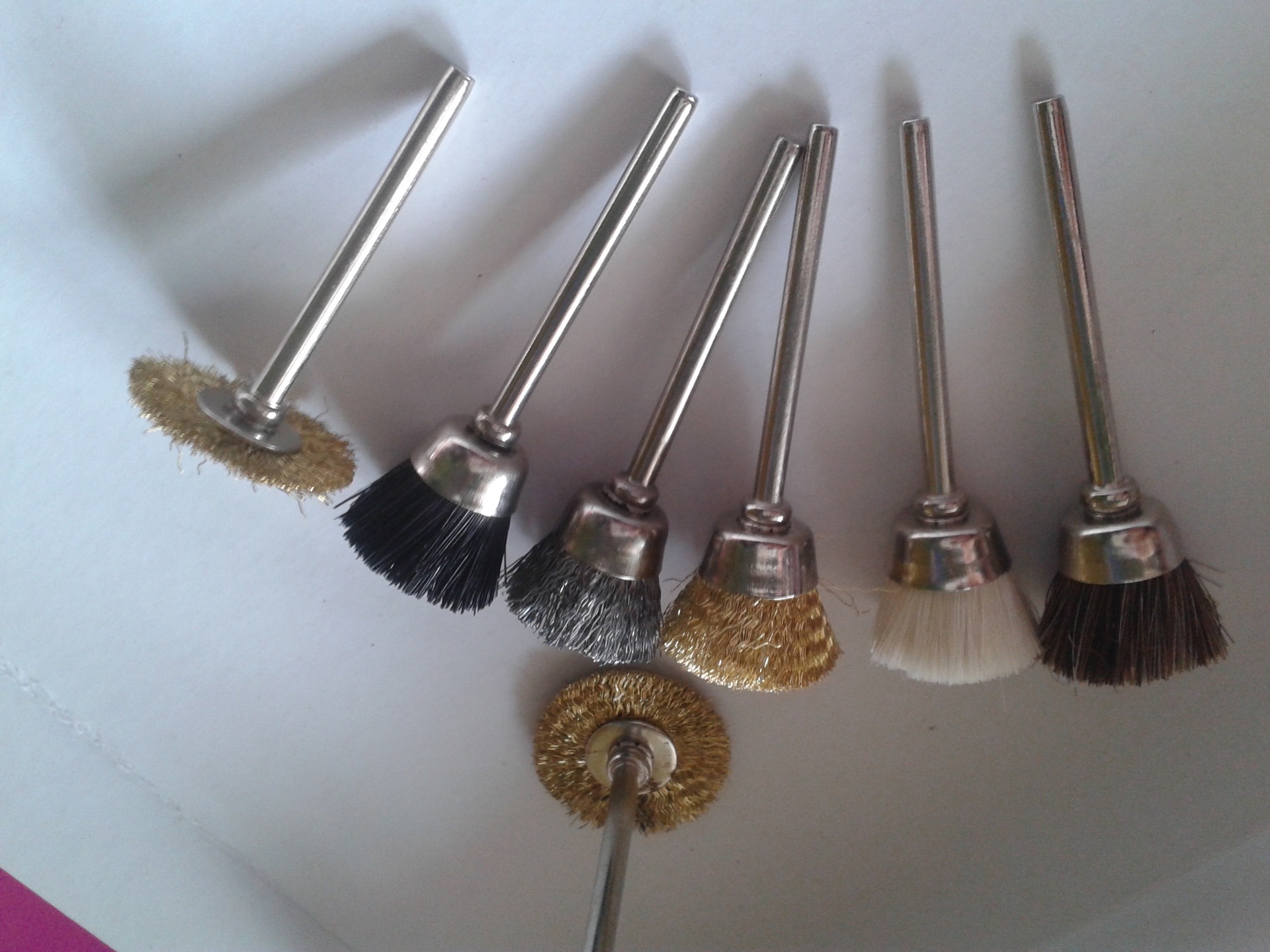 供应碗形钢丝刷,铜丝刷,宗毛刷、非标毛刷球