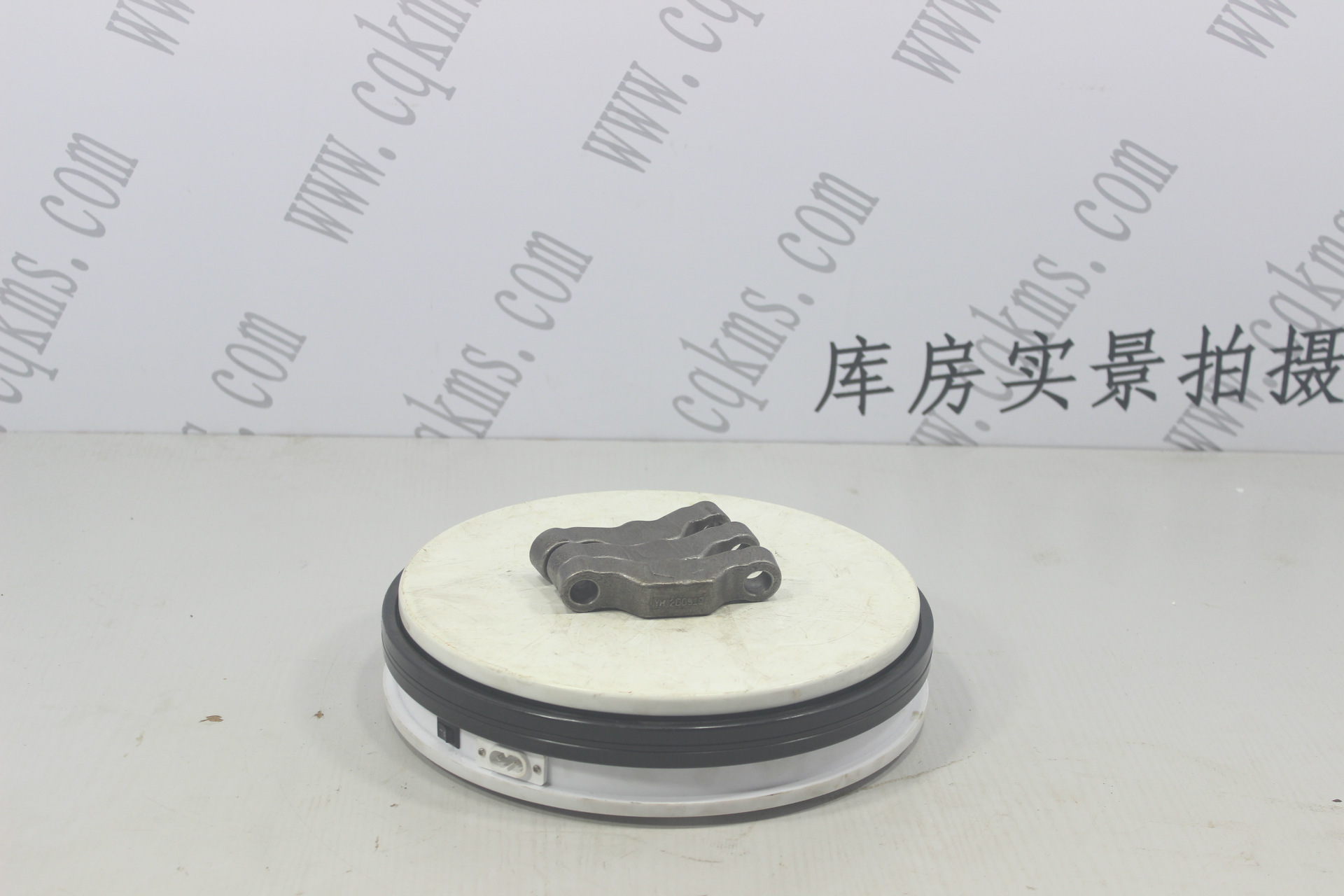 kms02123-200919-压板---参考规格长10cm,孔径1.3cm-参考重量0.218kg-0.218kg图片1