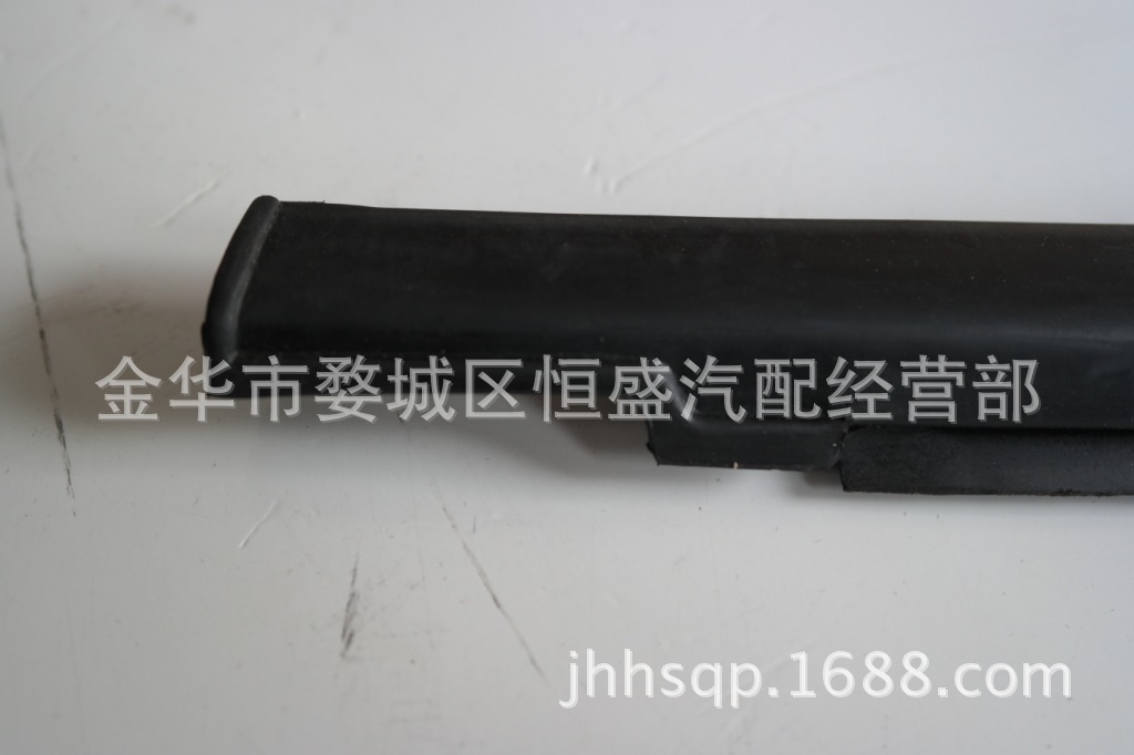 羚羊前门外压条左�?1CM� (2)