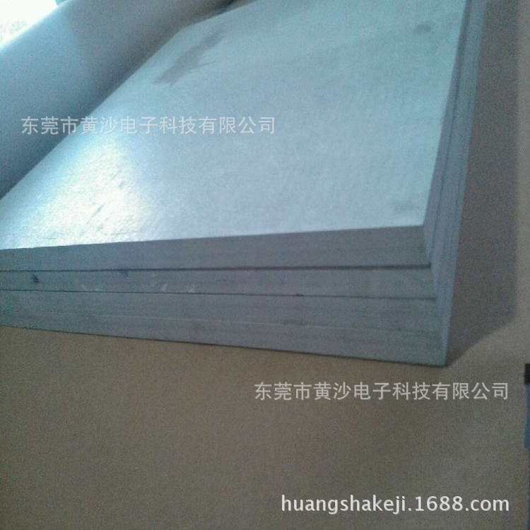 1105895001_1208799112