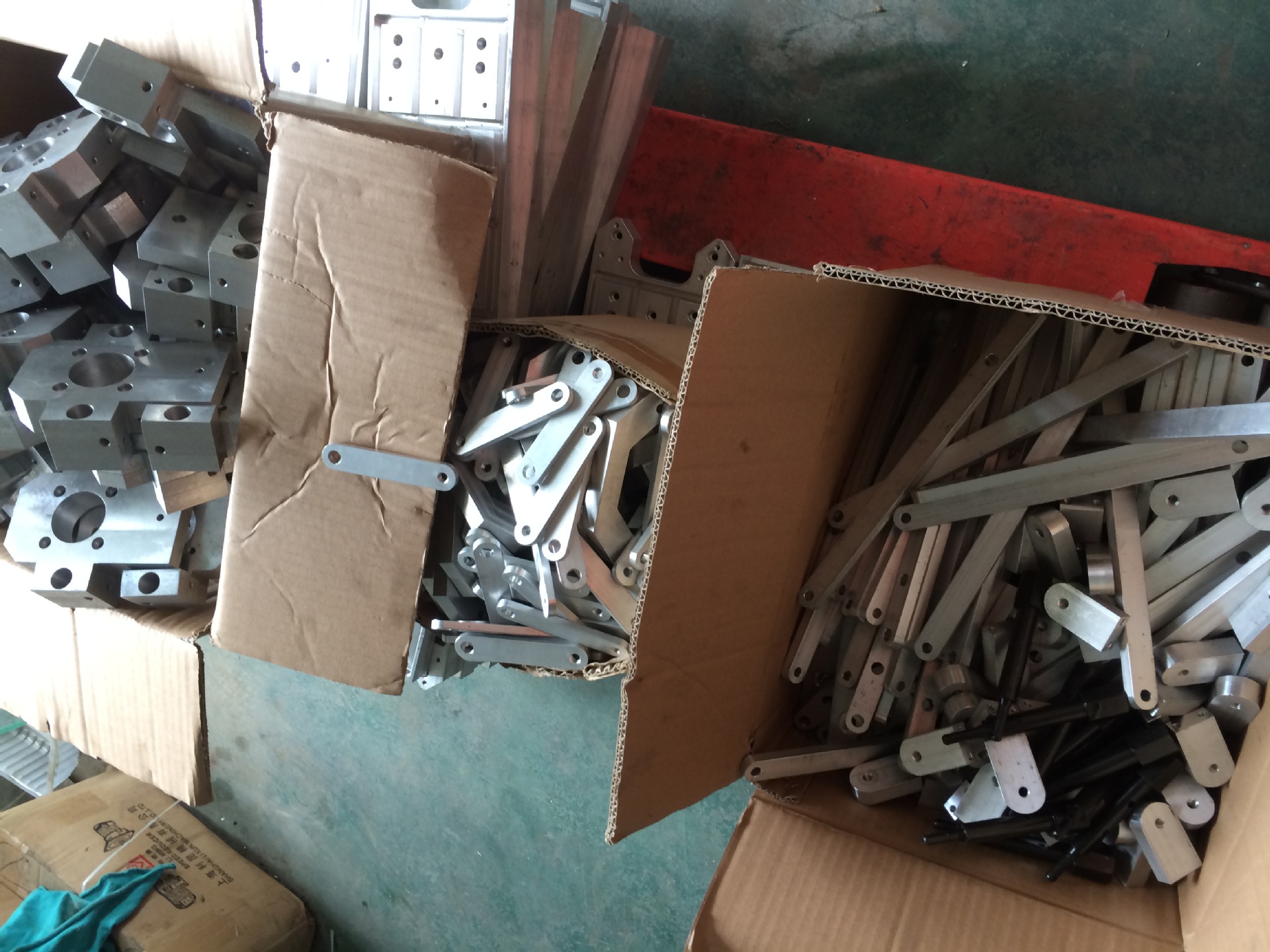 CNC加工中心配件加工、数控车床大小批量加工、线切割加工