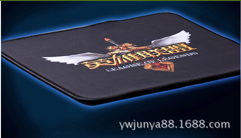 Gaming mouse pad