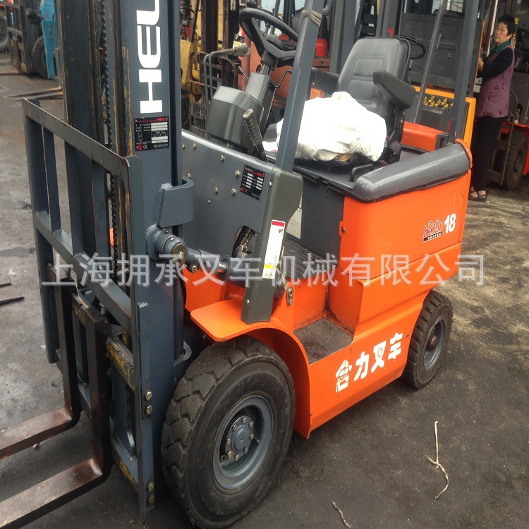 886315912_1951729827