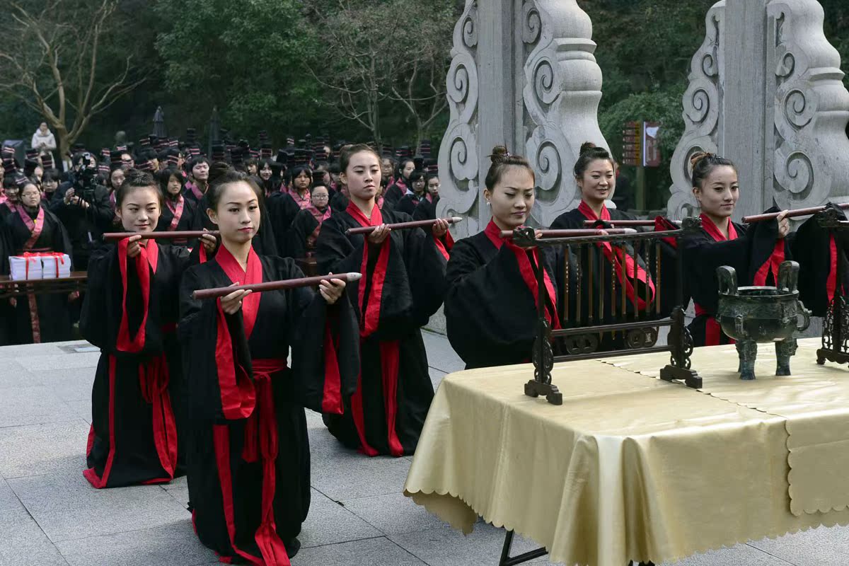 女士汉代古装曲裾直裾男士古装大学生毕业服成人礼汉服中式婚礼服