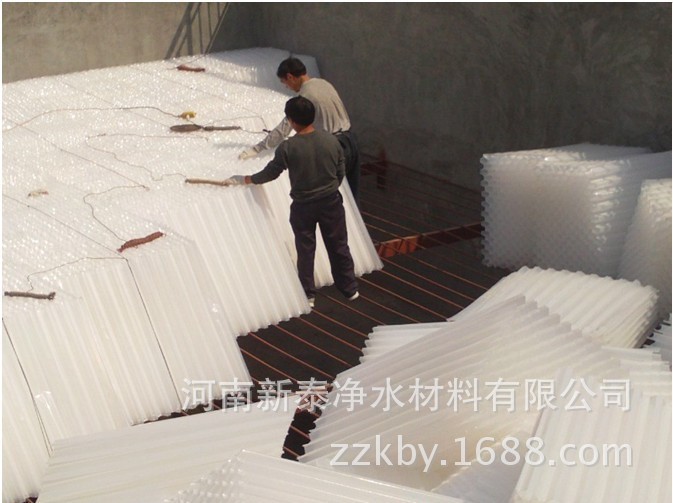 蜂窝斜管安安装现场 (2)