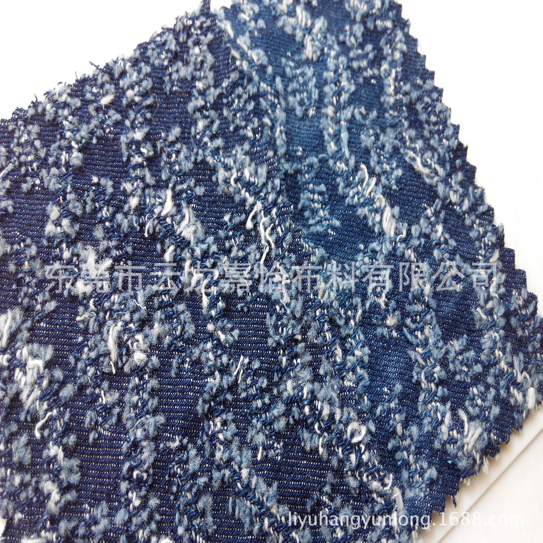 洗水压绉孔状牛仔布扎花全棉冲孔烂花面料特殊复古时尚服装面料