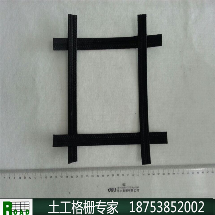 山东钢塑gsz40-40黑色双向土工格栅生产厂家出厂价供应40KN格栅