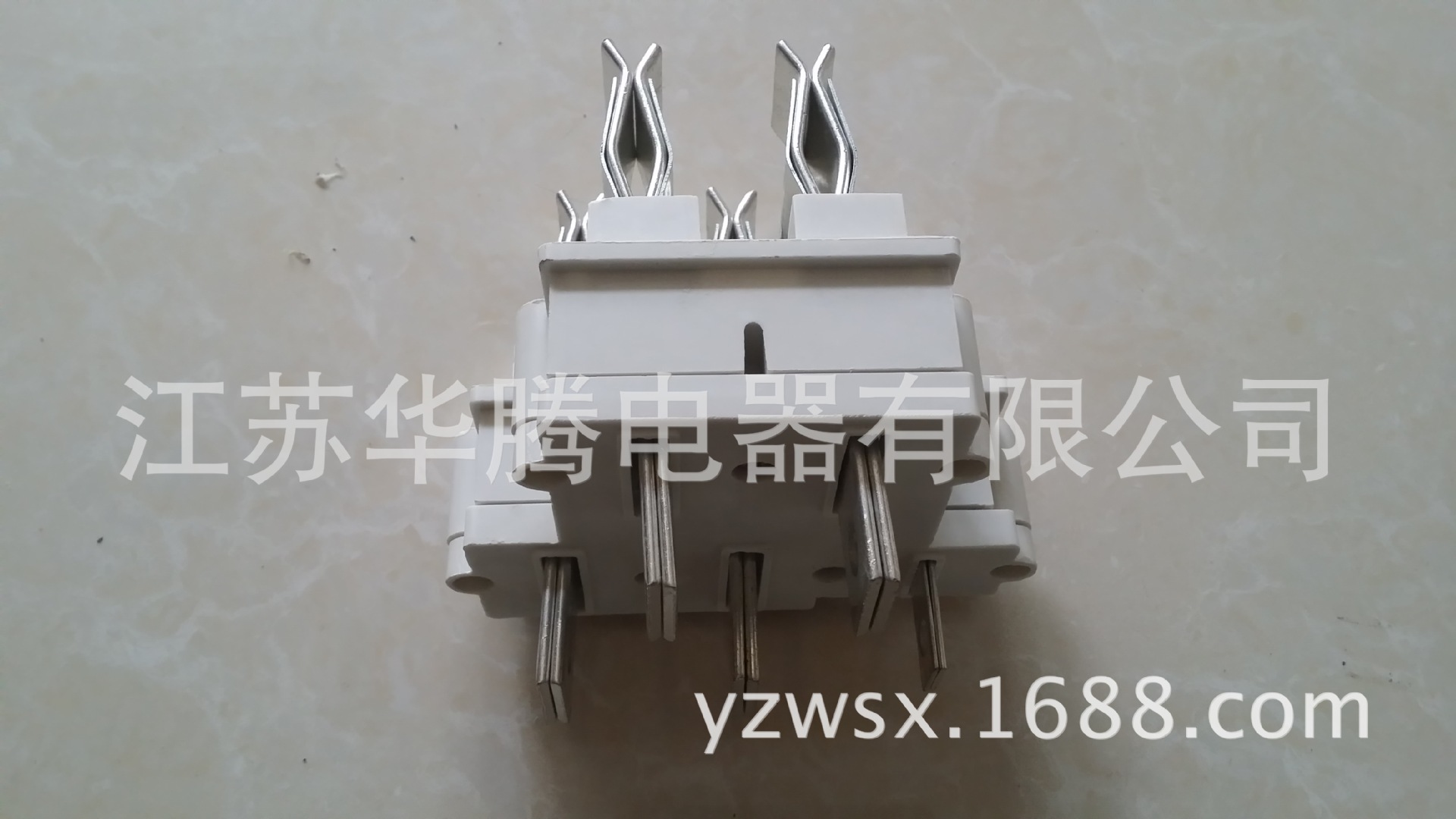 母线槽插接件三相五线制