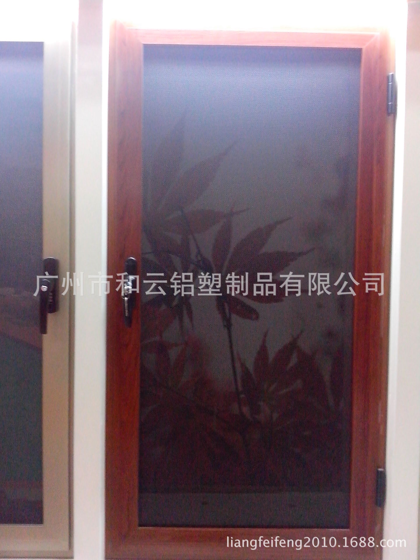 单扇平开窗