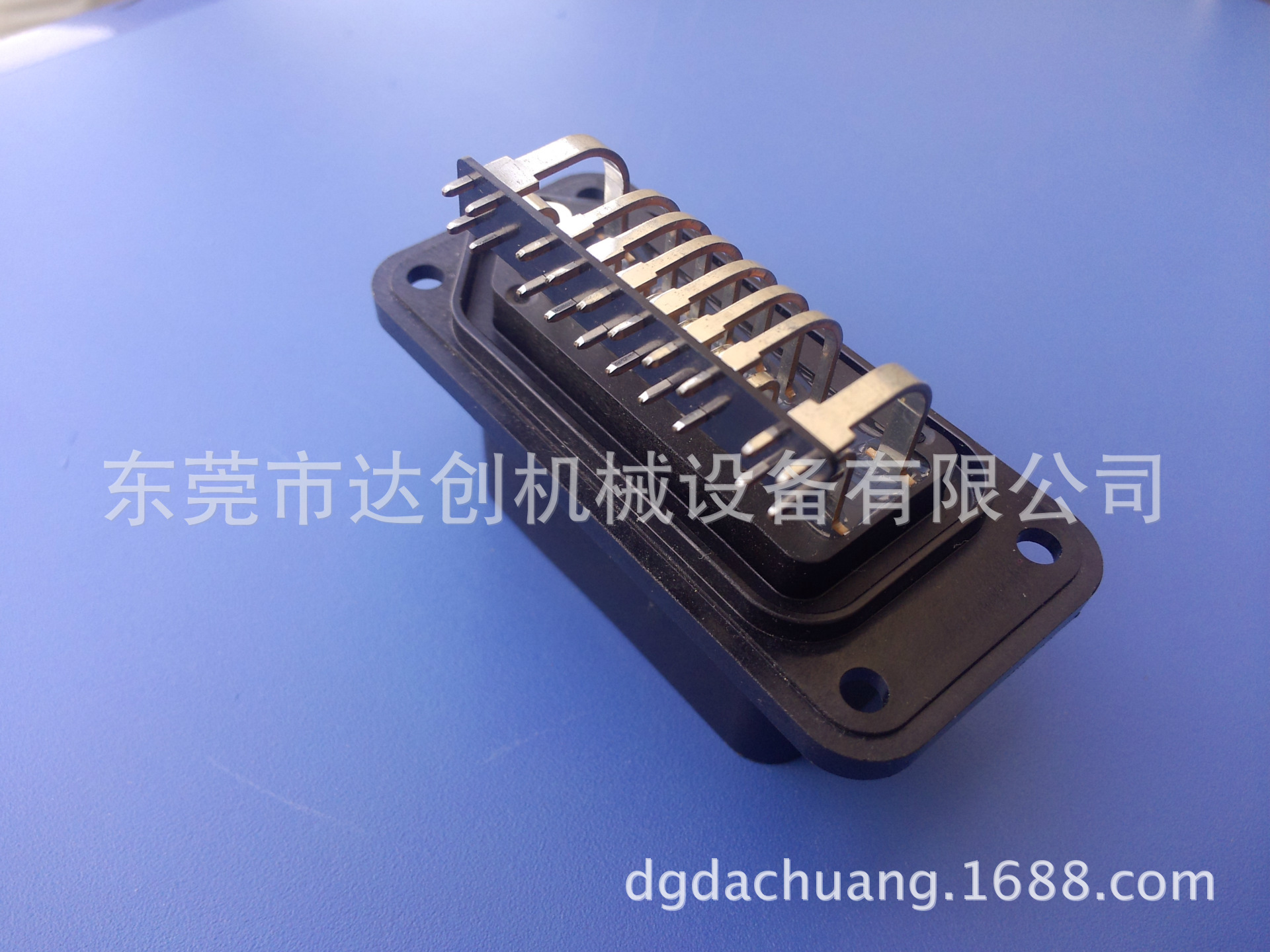 GM-16P汽车连接器产品2