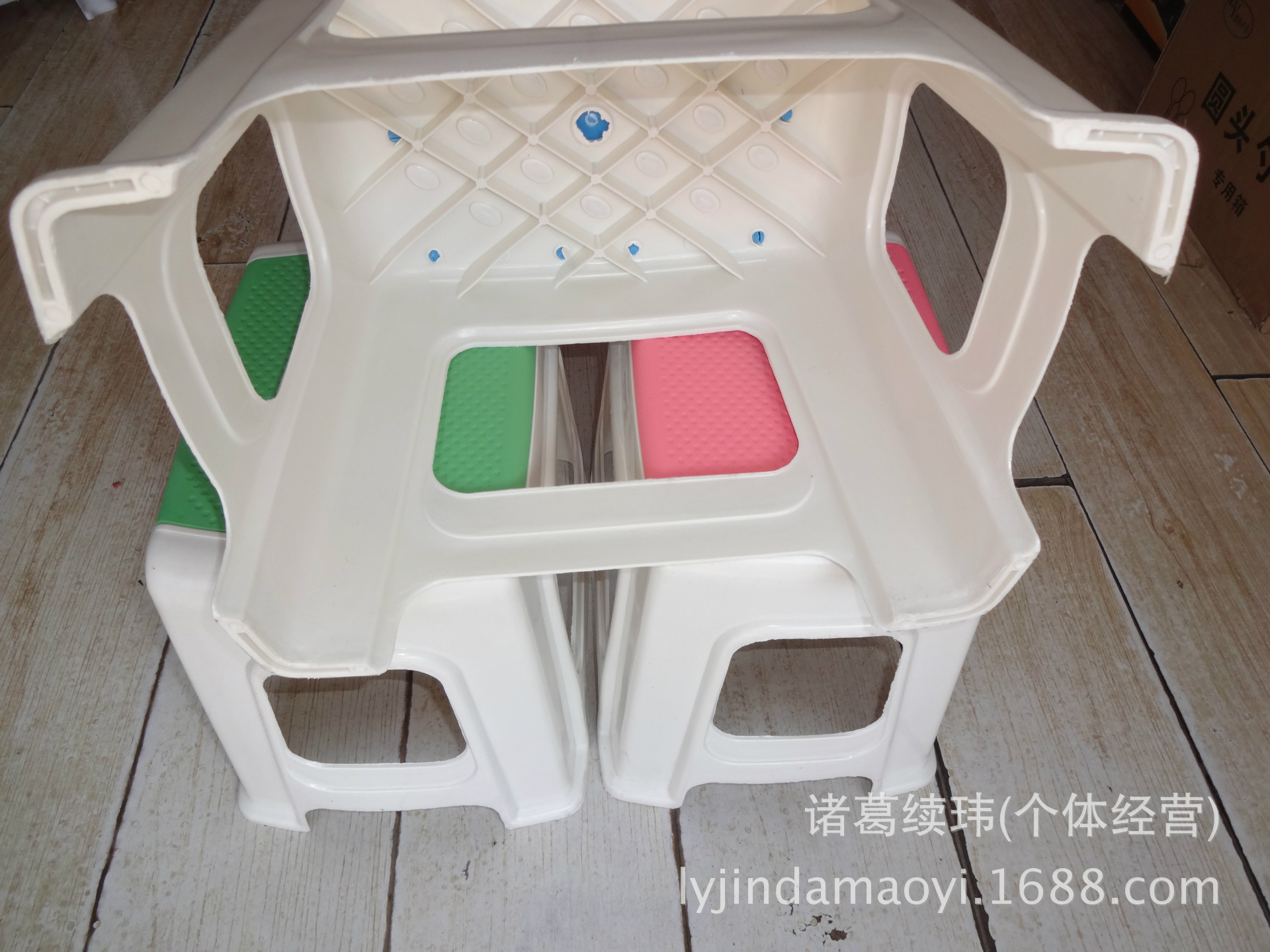 厂家批发塑料凳，5668型号。批发价格7元