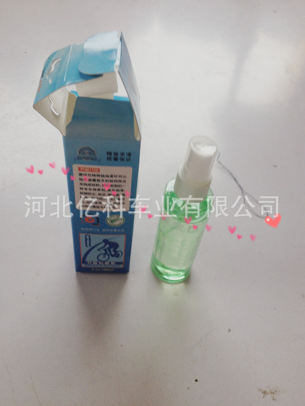 本品使用适合在飞轮,关节,变速器链条,线管,螺丝等需要v飞轮的零部件.黑框画图片