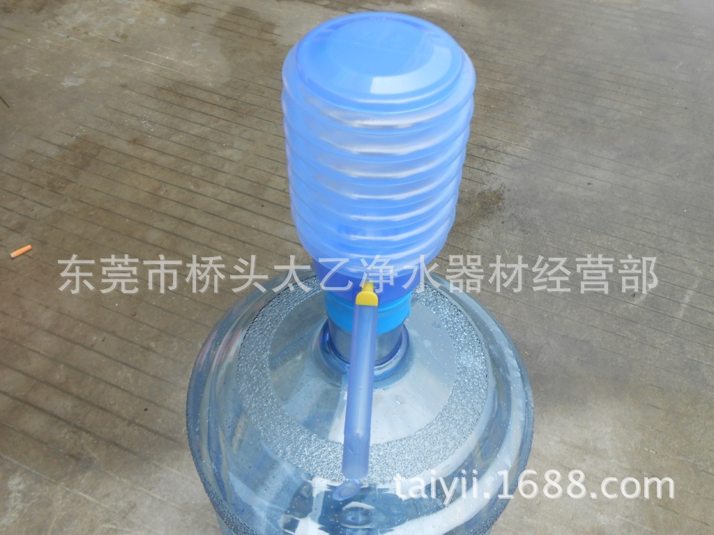 厂家直销众维桶装水压水泵桶装水手动压水器手压泵水器取水器批发