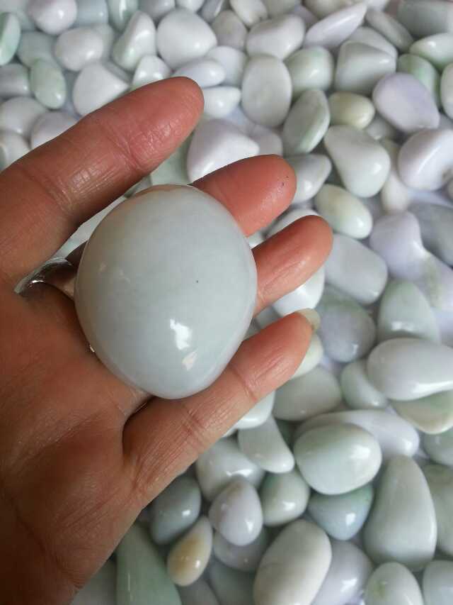 缅甸天然随形手感特别好质色好手把件翡翠