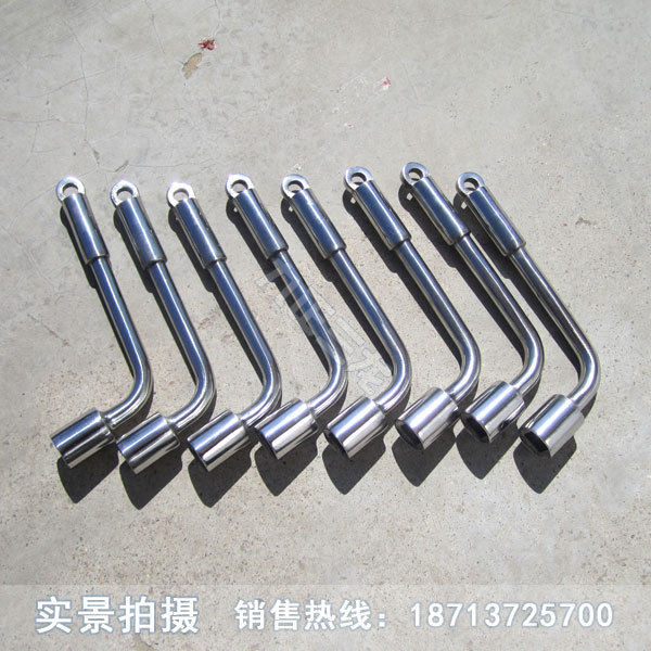 新型不锈钢四角钥匙1