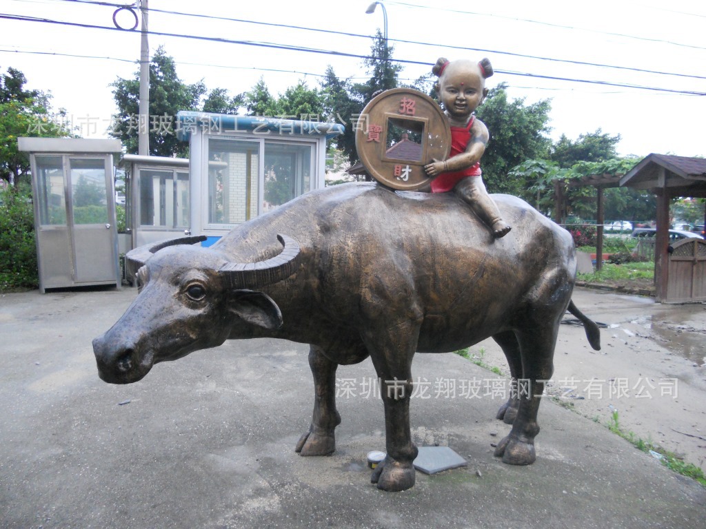 厂家供应骑牛小孩人物雕塑 公园绿的农田山庄水牛元素人物雕塑