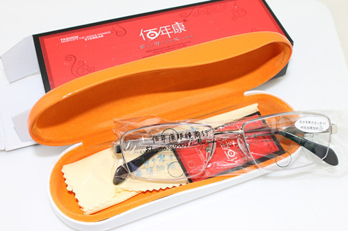 遠(yuǎn)近兩用超輕佰年康老花鏡 漸進(jìn)多焦點(diǎn) 男女高檔老花鏡標(biāo)準(zhǔn)瞳距