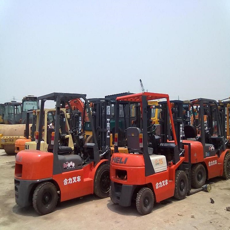 1027682873_1951729827