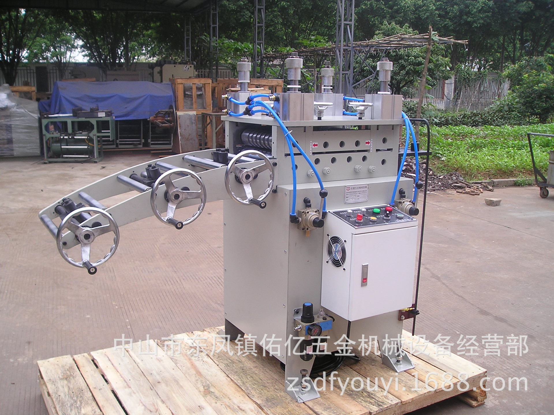 厚板矫正机加伺服马达 (1)