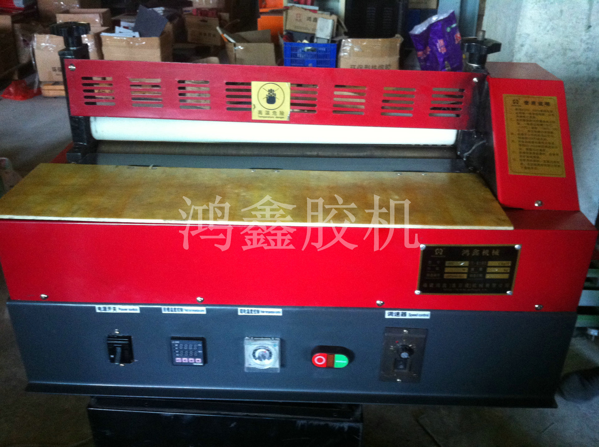 地毯上胶�? height=