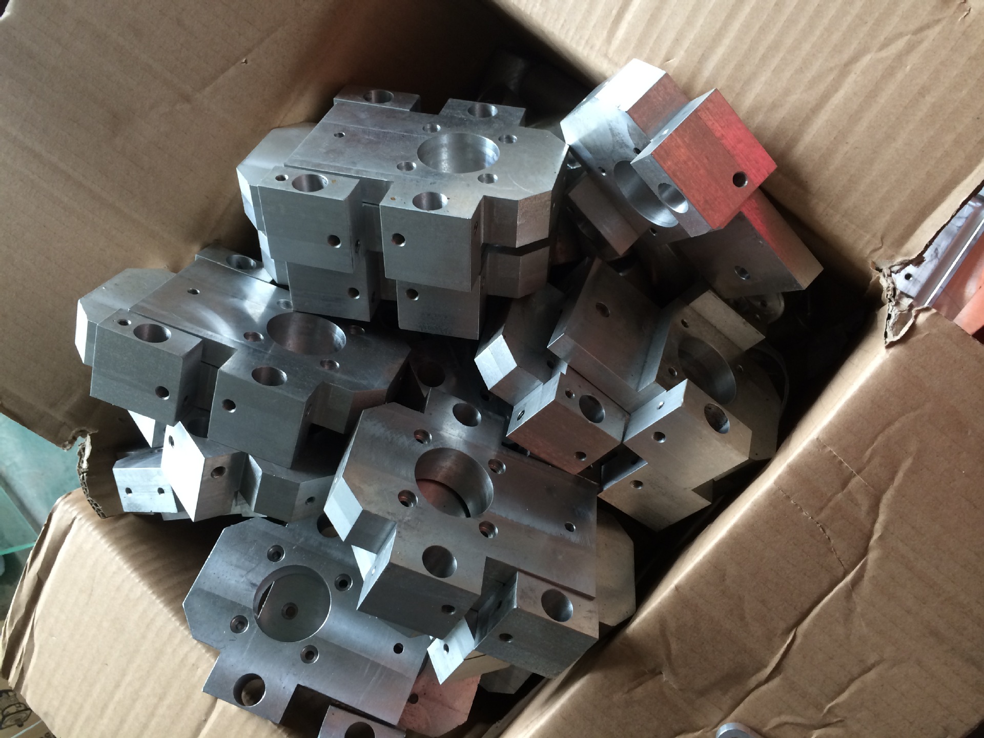 CNC加工中心专业翻砂件加工、数控车床大小批量加工、车铣加工