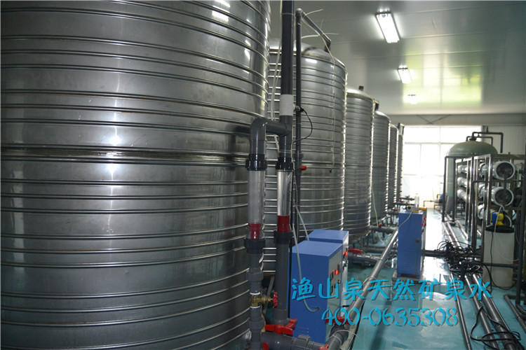 山东厂家专业生产饮用矿泉水 渔山泉养生矿泉水7.5L桶装纯净水