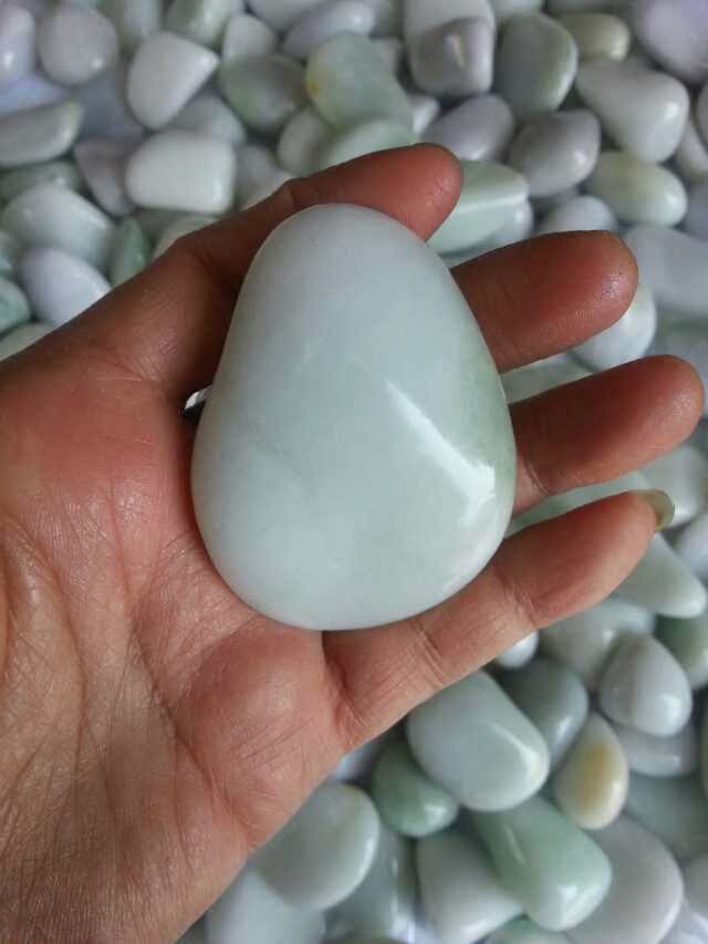 缅甸天然随形手感特别好质色好手把件翡翠