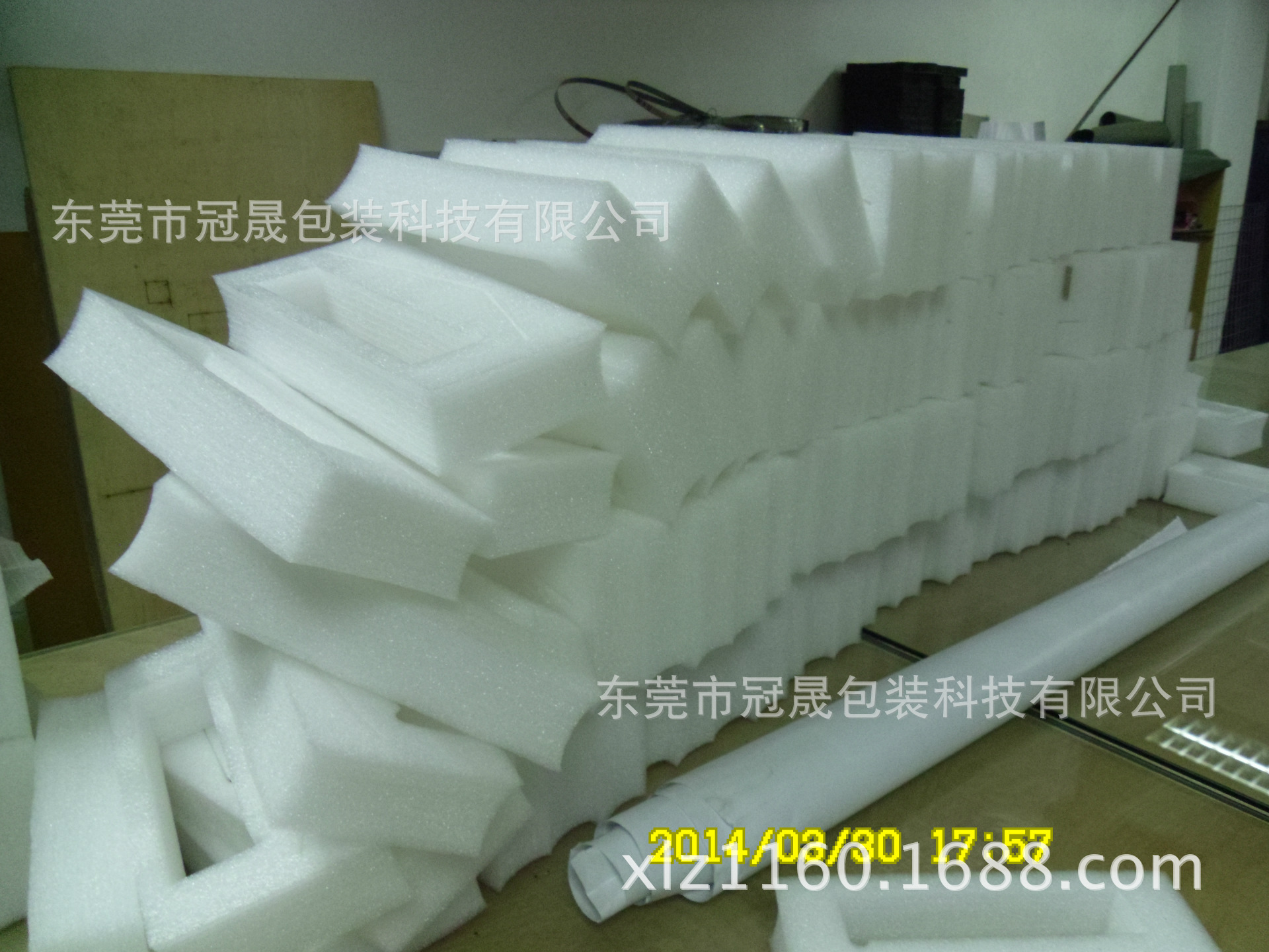 东莞厂家供应全国防震环保珍珠棉(epe)成型,亚克力外托