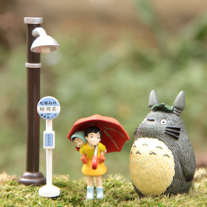 宫崎骏龙猫经典版路灯公交牌打伞小月背雨衣小梅微景观造景公仔