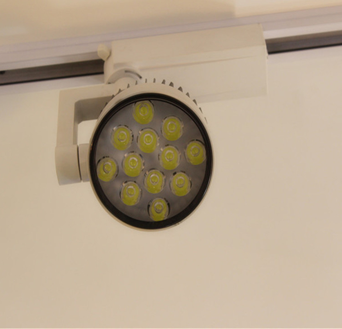 LED轨道灯 LED 12X2轨道灯 厂家直销  质量保障